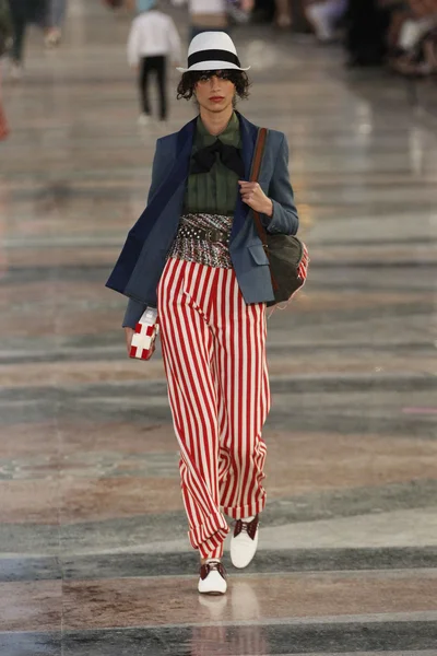 Look 29